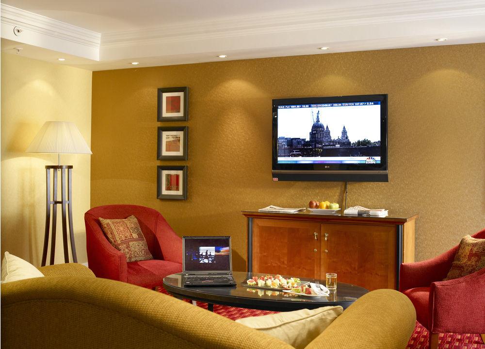 Delta Hotels By Marriott Heathrow Γουίνσδορ Εξωτερικό φωτογραφία