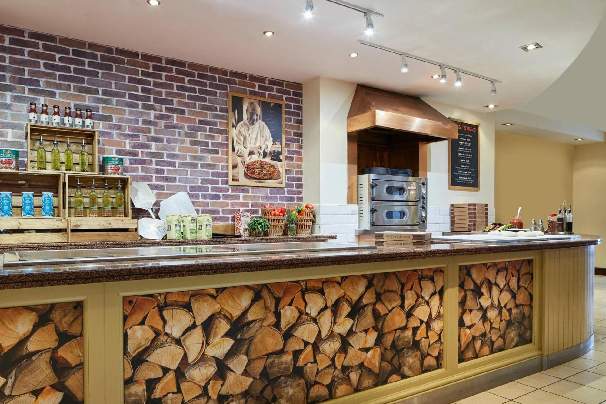 Delta Hotels By Marriott Heathrow Γουίνσδορ Εξωτερικό φωτογραφία